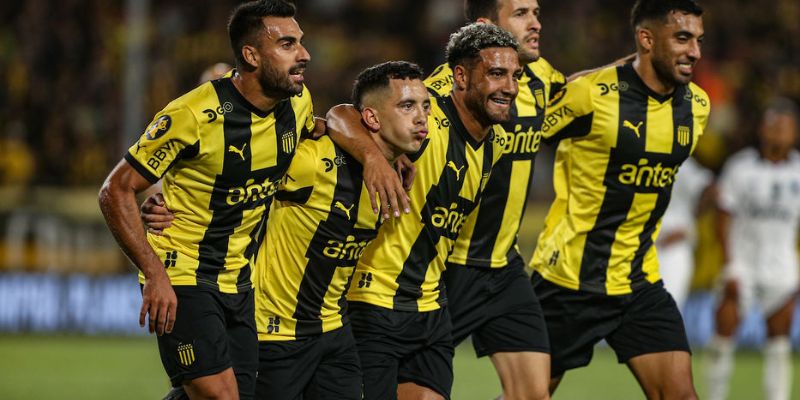 Dấu ấn của Peñarol di sản trăm năm của bóng đá Uruguay