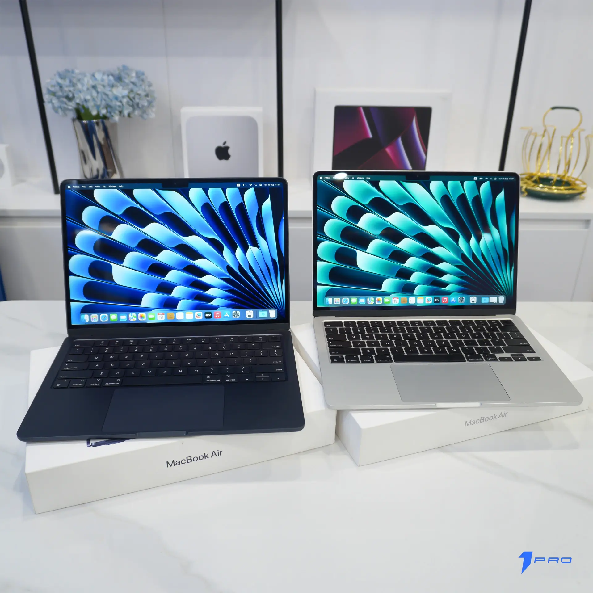 Macbook Air M4 sử dụng pin trong không gian làm việc