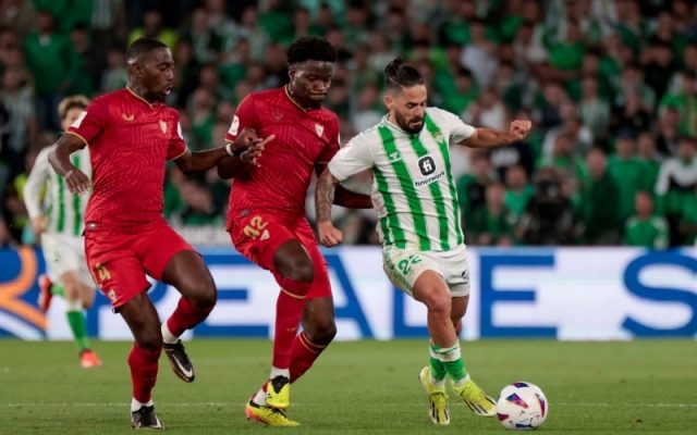 Sevilla - Betis (0-2): Thất Bại Đắng Cay: Betis Giáng Đòn Mạnh Vào Nội Bộ Sevilla.