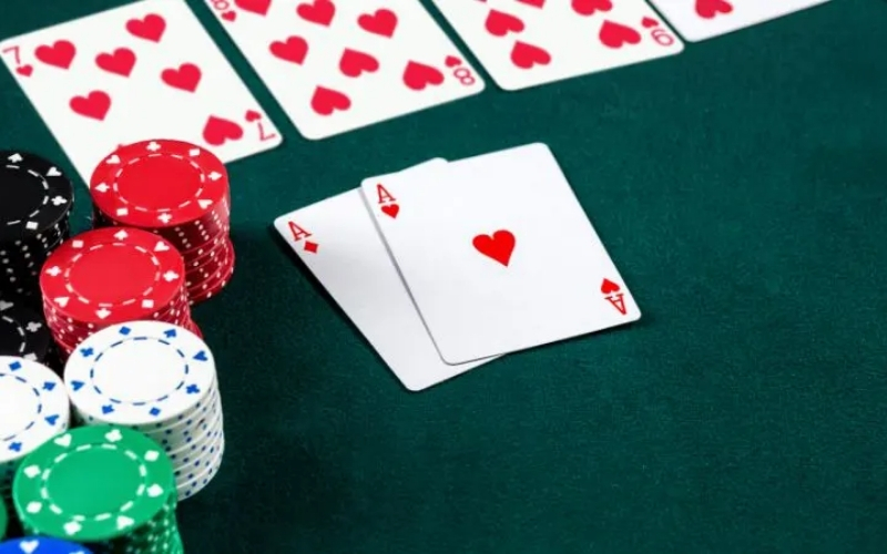 Xì Dách 101: Khi nào nên dằn, khi nào nên rút để không bị "quắc" oan uổng?