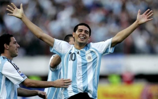 Số mười cổ điển cuối cùng và những đường chuyền thiên tài của Juan Riquelme