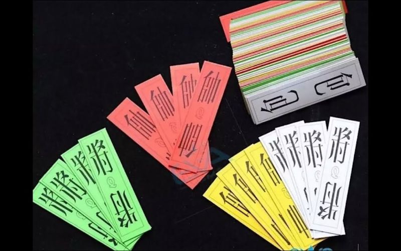 Đặc điểm nghệ thuật và luật chơi độc đáo của bài Tứ Sắc