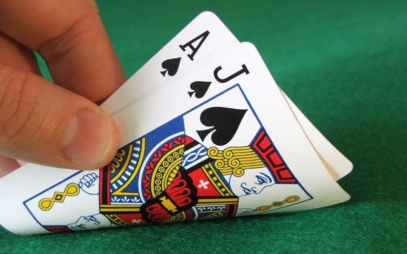 Hướng dẫn luật chơi Blackjack (Xì dách quốc tế) chi tiết