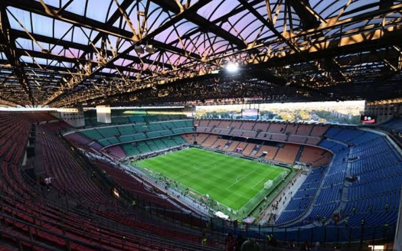 Sân San Siro chuẩn bị bị phá dỡ Lời chia tay một biểu tượng vĩ đại của nước Ý
