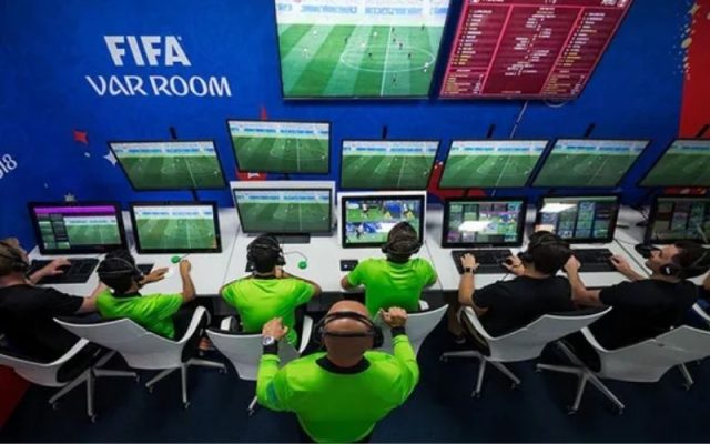 Sự phát triển của hệ thống VAR và những cải tiến công nghệ trong tương lai gần